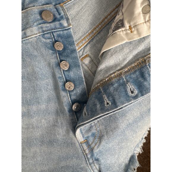 Levi's Premium 501 High Rise Women's Shorts in Luxor Heat Light Wash Size 33 - Picture 13 of 14